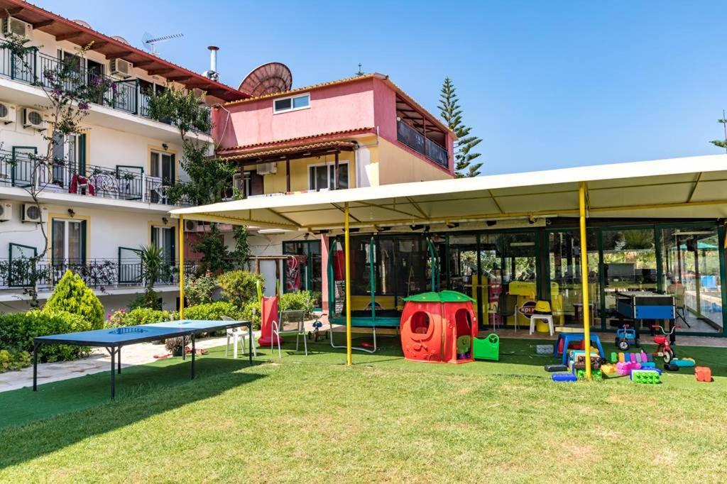 Rainbow Apartments กาลามากี ภายนอก รูปภาพ